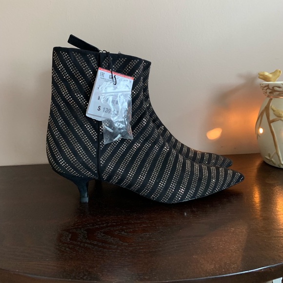 Worn twice no tags Zara Black Leather Boot I used them twice like new , not new - Picture 2 of 7